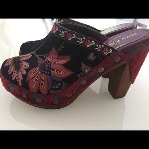 Tracy Porter Clogs Platform Studs Brocade Brown 9